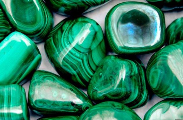 Зеленые камни в украшениях